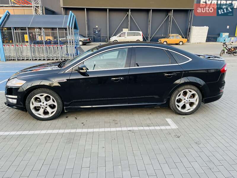 Седан Ford Mondeo 2011 в Первомайске