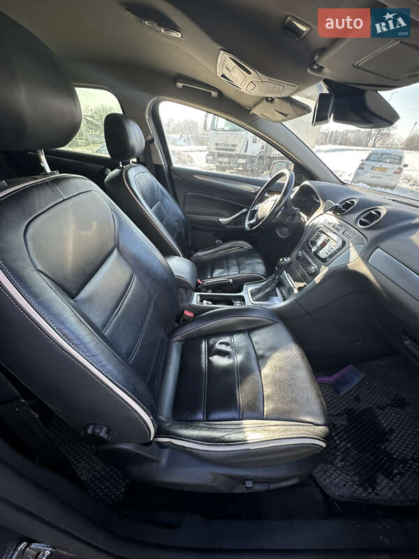 Седан Ford Mondeo 2013 в Львове