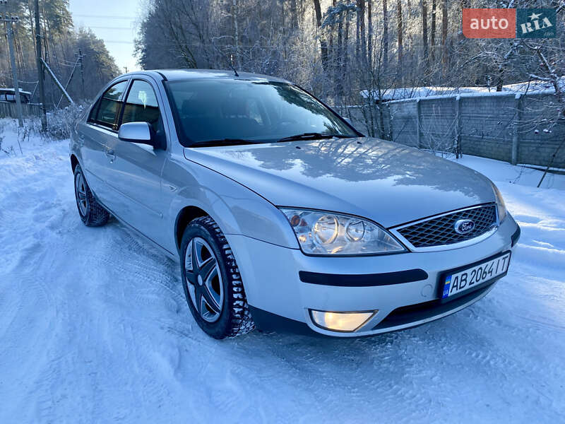 Лифтбек Ford Mondeo 2004 в Житомире