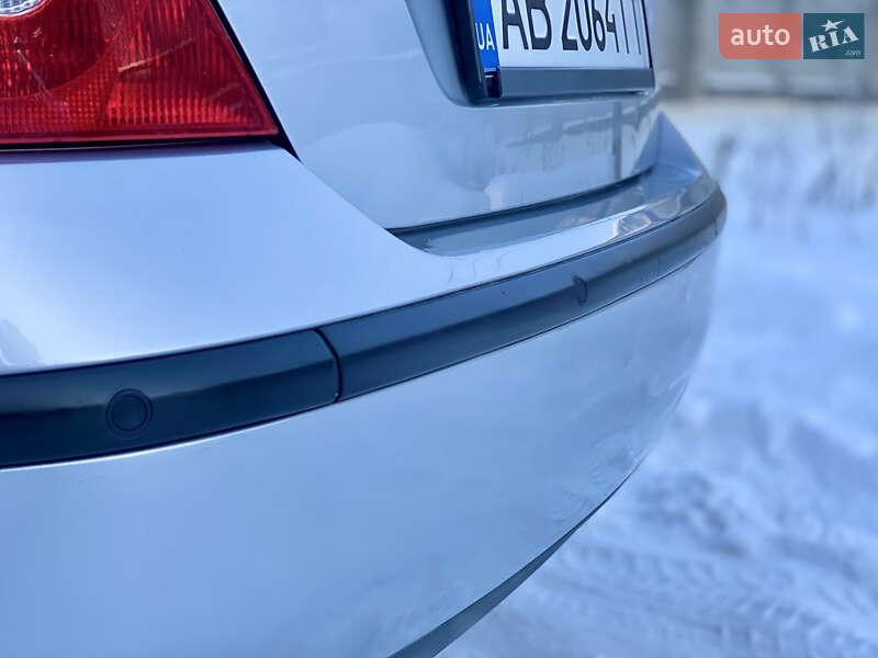 Лифтбек Ford Mondeo 2004 в Житомире