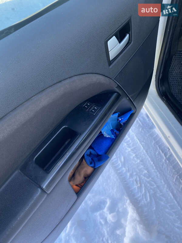 Лифтбек Ford Mondeo 2001 в Микулинцах