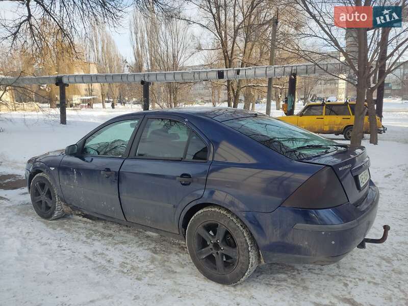 Ліфтбек Ford Mondeo 2001 в Павлограді