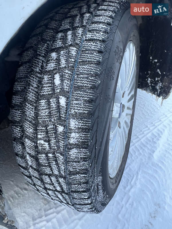 Седан Ford Mondeo 2011 в Хусте