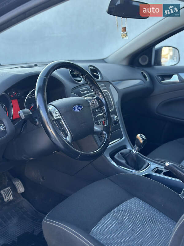 Седан Ford Mondeo 2011 в Ивано-Франковске