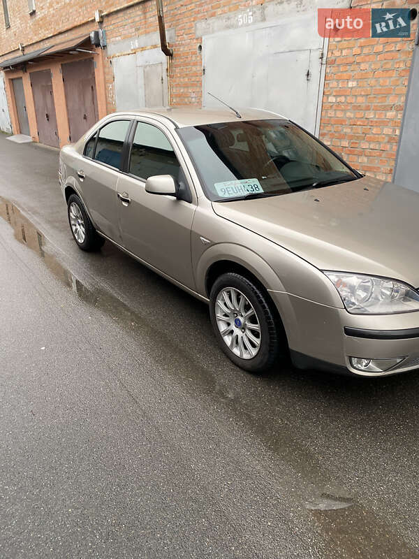 Седан Ford Mondeo 2005 в Киеве