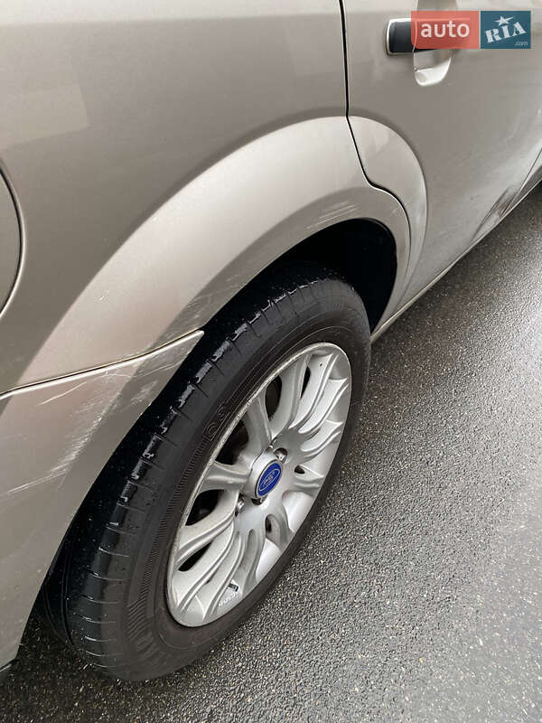 Седан Ford Mondeo 2005 в Киеве