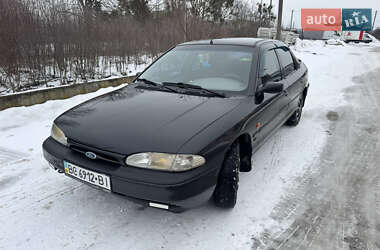 Седан Ford Mondeo 1995 в Стрию