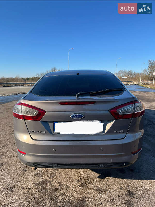 Лифтбек Ford Mondeo 2013 в Львове