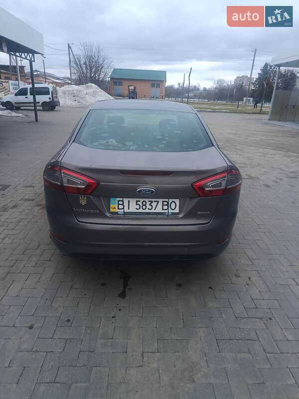 Седан Ford Mondeo 2012 в Лубнах