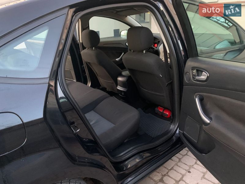 Лифтбек Ford Mondeo 2010 в Шепетовке