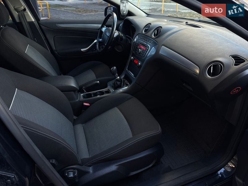 Седан Ford Mondeo 2011 в Хмельницком