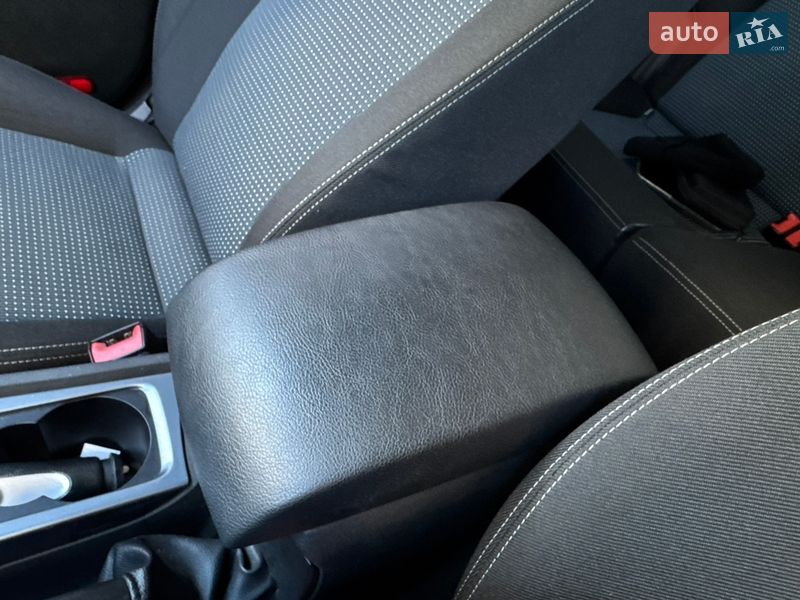 Седан Ford Mondeo 2011 в Хмельницком