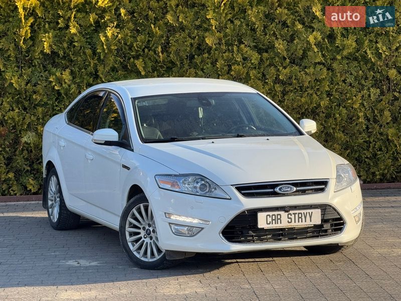 Седан Ford Mondeo 2012 в Стрию
