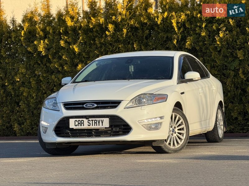 Седан Ford Mondeo 2012 в Стрию