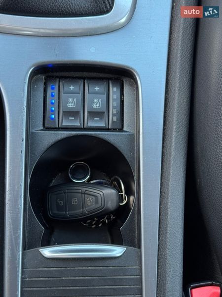 Седан Ford Mondeo 2012 в Стрию