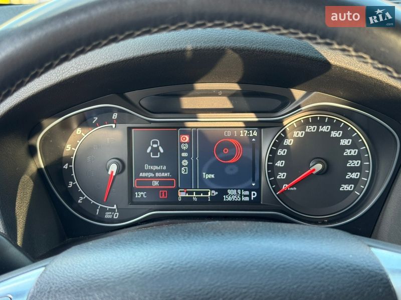 Седан Ford Mondeo 2012 в Стрию