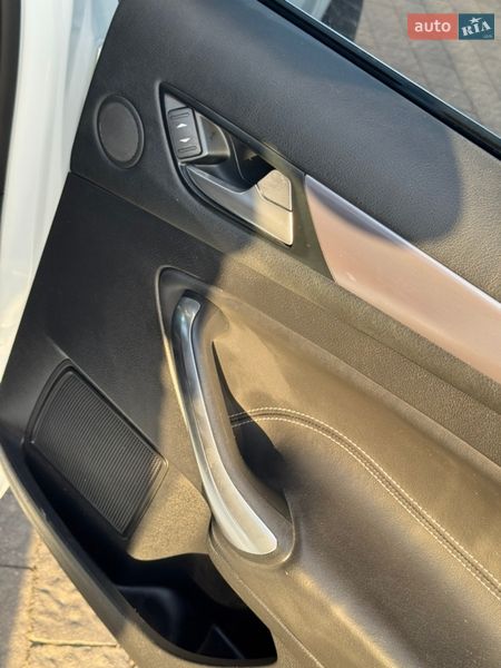 Седан Ford Mondeo 2012 в Стрию