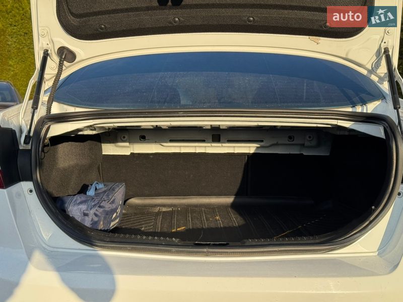 Седан Ford Mondeo 2012 в Стрию