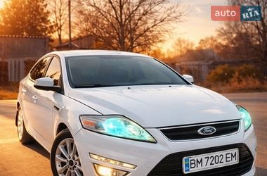 Седан Ford Mondeo 2012 в Хороле