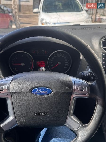 Лифтбек Ford Mondeo 2013 в Чернигове