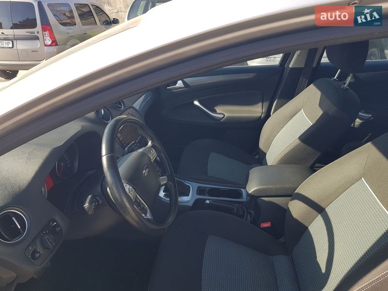 Универсал Ford Mondeo 2013 в Ровно
