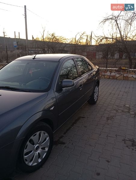 Ліфтбек Ford Mondeo 2004 в Могилів-Подільському