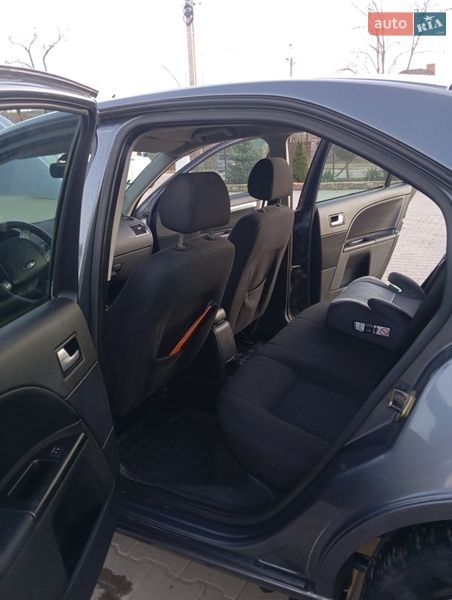 Ліфтбек Ford Mondeo 2004 в Могилів-Подільському