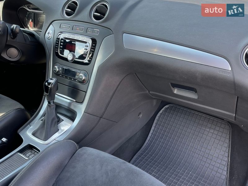 Седан Ford Mondeo 2012 в Киеве