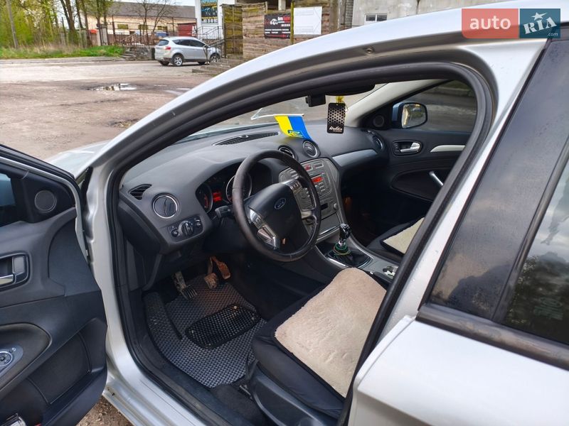 Седан Ford Mondeo 2007 в Новом Роздоле