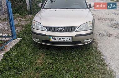 Седан Ford Mondeo 2004 в Корце