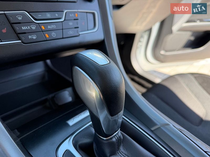 Седан Ford Mondeo 2016 в Киеве