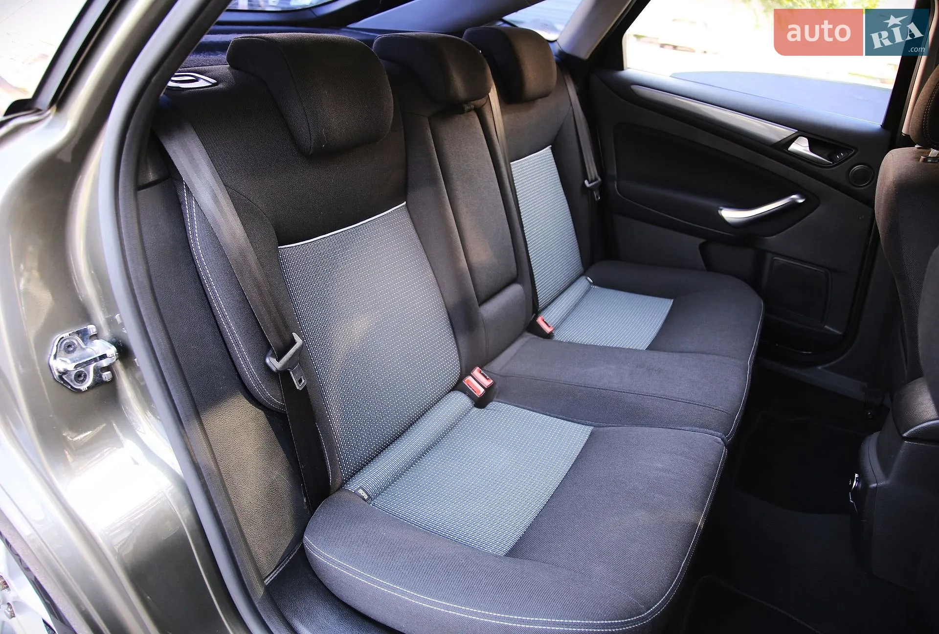 2013 Ford Mondeo - мініатюра 11