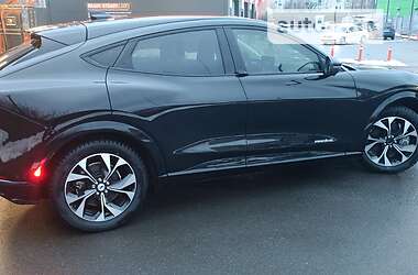 Внедорожник / Кроссовер Ford Mustang Mach-E 2020 в 