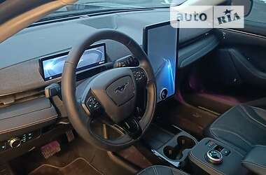 Внедорожник / Кроссовер Ford Mustang Mach-E 2020 в 