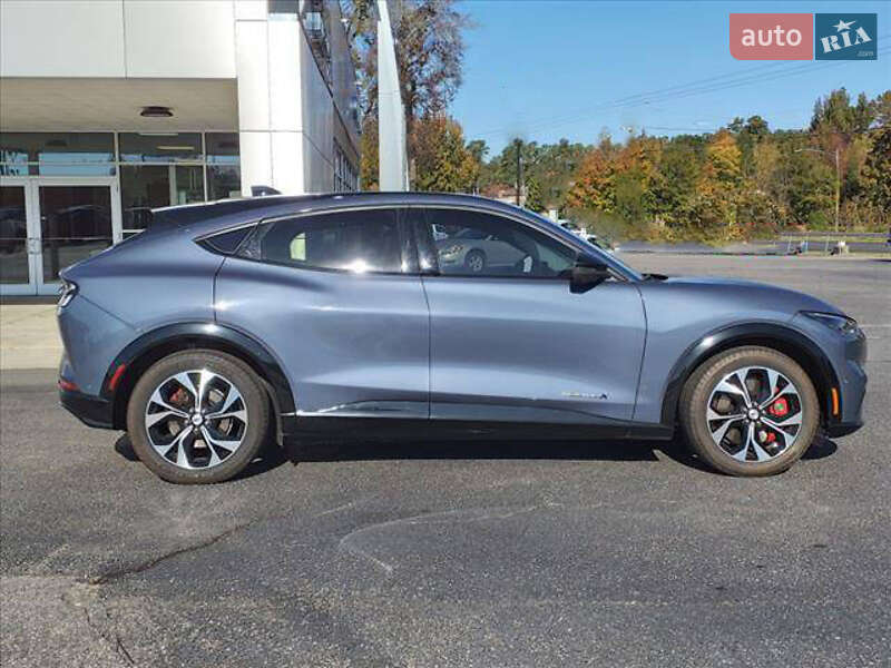 Позашляховик / Кросовер Ford Mustang Mach-E 2021 в Ужгороді