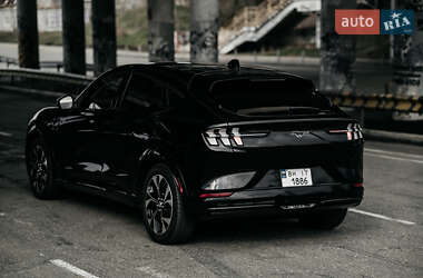 Внедорожник / Кроссовер Ford Mustang Mach-E 2020 в 
