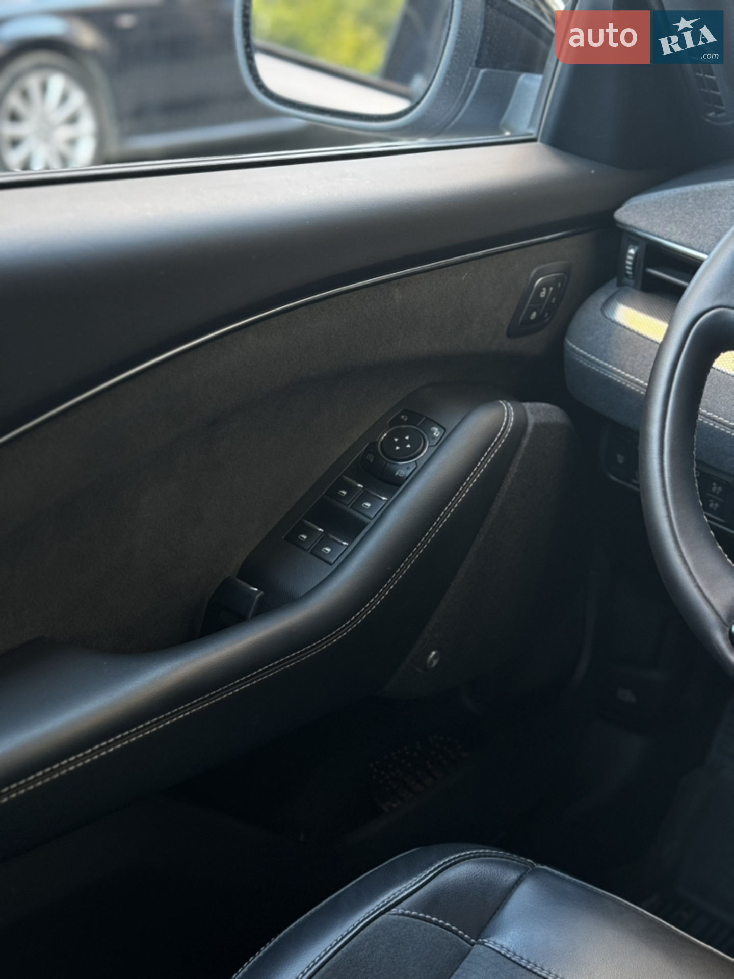 2022 Ford Mustang Mach-E - мініатюра 11