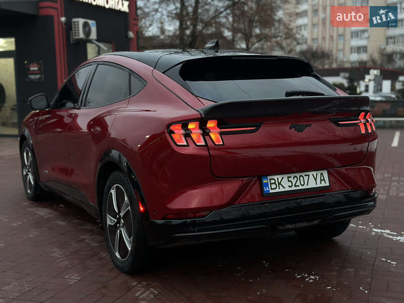 Позашляховик / Кросовер Ford Mustang Mach-E 2023 в Рівному