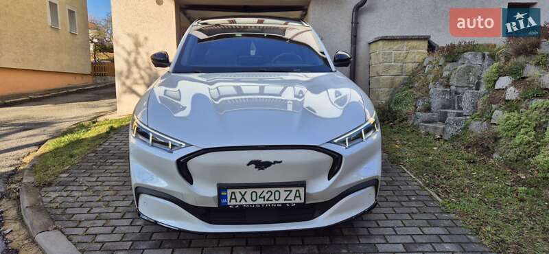Позашляховик / Кросовер Ford Mustang Mach-E 2021 в 