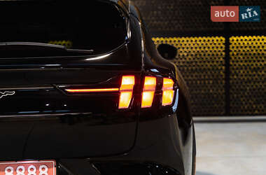 Внедорожник / Кроссовер Ford Mustang Mach-E 2021 в 