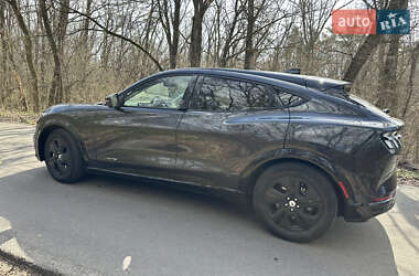 Позашляховик / Кросовер Ford Mustang Mach-E 2022 в 