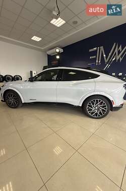 Внедорожник / Кроссовер Ford Mustang Mach-E 2022 в 