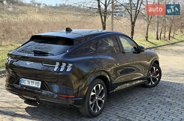 Внедорожник / Кроссовер Ford Mustang Mach-E 2021 в 