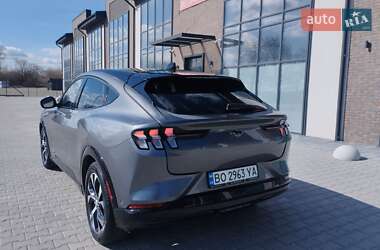 Позашляховик / Кросовер Ford Mustang Mach-E 2021 в 