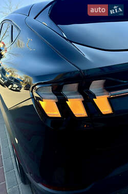 Внедорожник / Кроссовер Ford Mustang Mach-E 2021 в 