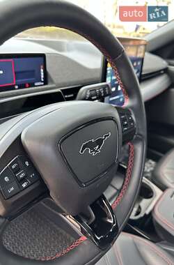 Внедорожник / Кроссовер Ford Mustang Mach-E 2021 в 