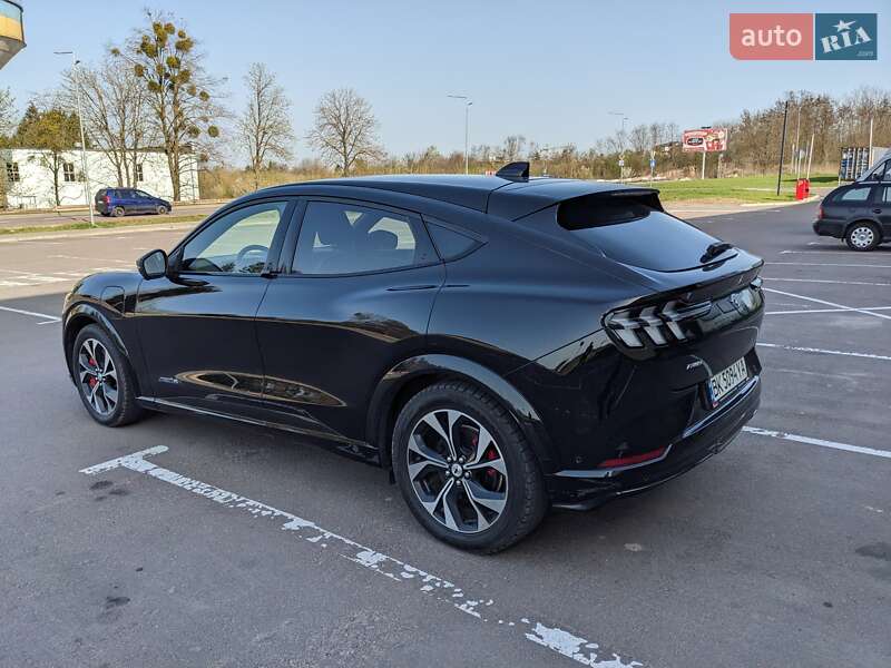 Позашляховик / Кросовер Ford Mustang Mach-E 2021 в Рівному