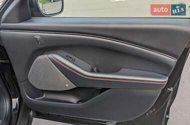 Внедорожник / Кроссовер Ford Mustang Mach-E 2021 в 