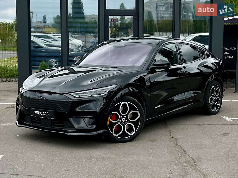 Позашляховик / Кросовер Ford Mustang Mach-E 2021 в 