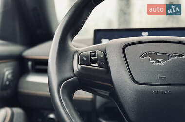Позашляховик / Кросовер Ford Mustang Mach-E 2021 в 